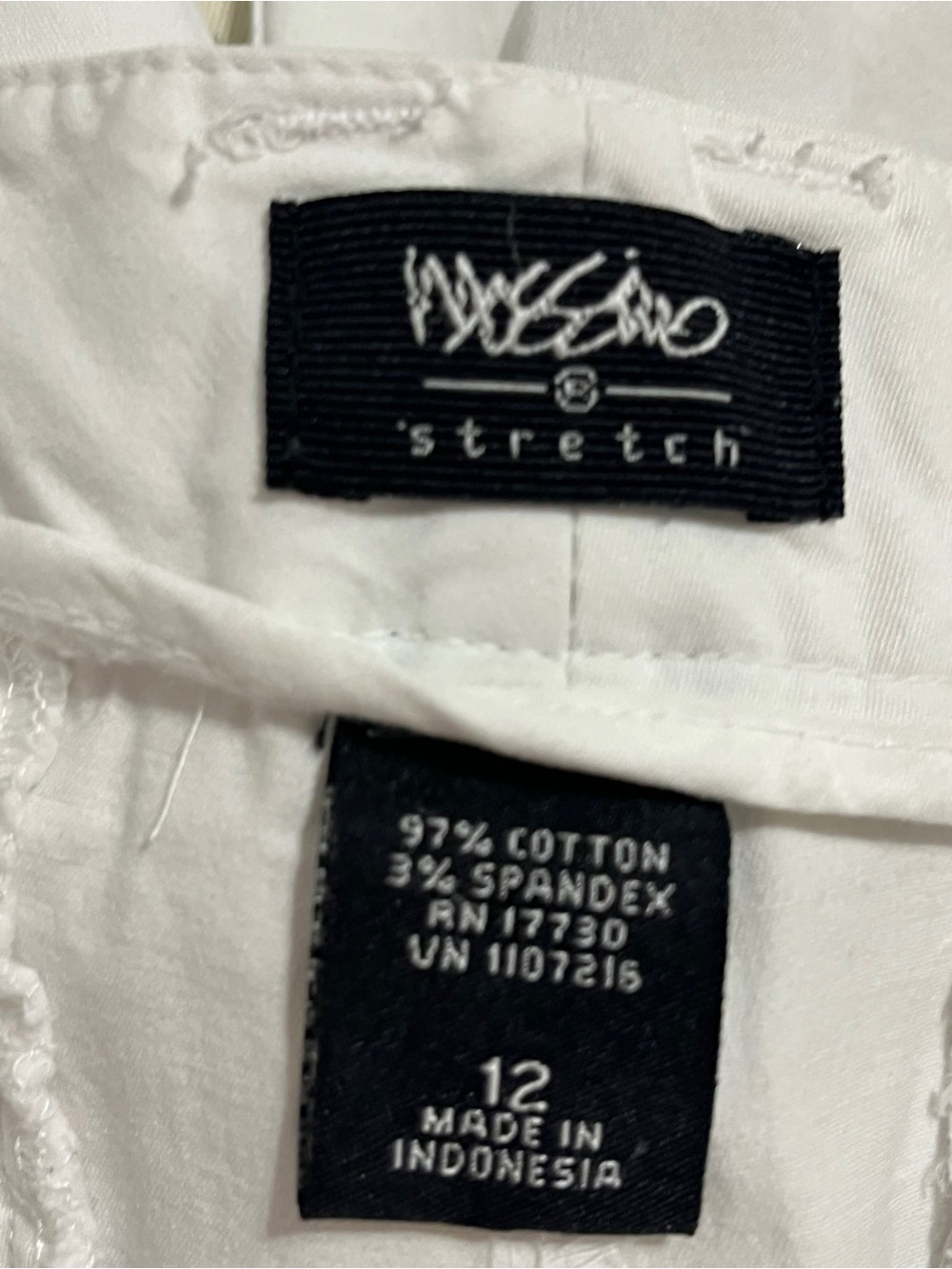 Women’s Mossimo Supply Co. White shorts size 12 11” inseam Bermuda - Picture 2 of 8